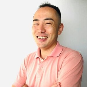 外資系SEOスペシャリスト 岡 拓馬 ロゴ