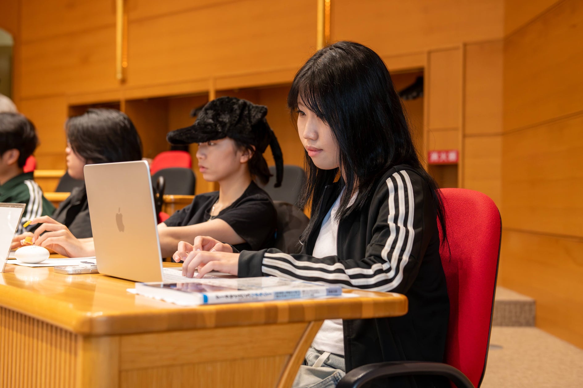 学校法人栗本学園
